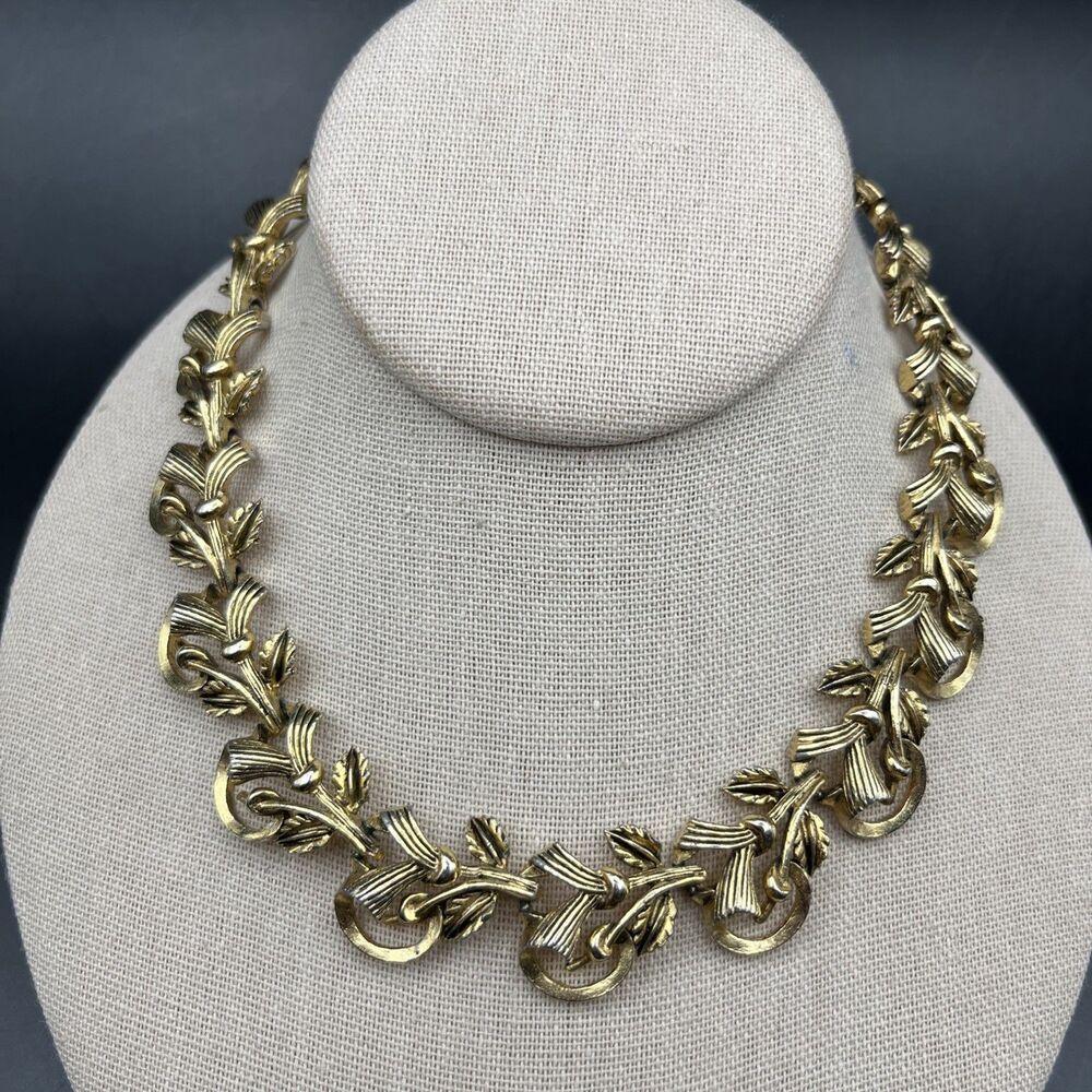 Gold Tone Collar Necklace Classic Mid Century Leaf Spray Vintage